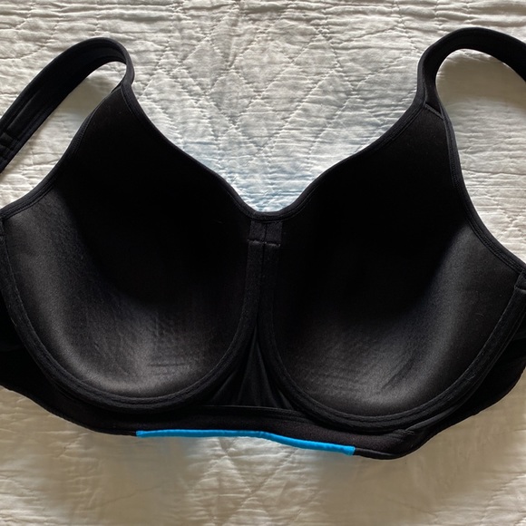 Livi Active Sports Bra - Picture 4 of 5